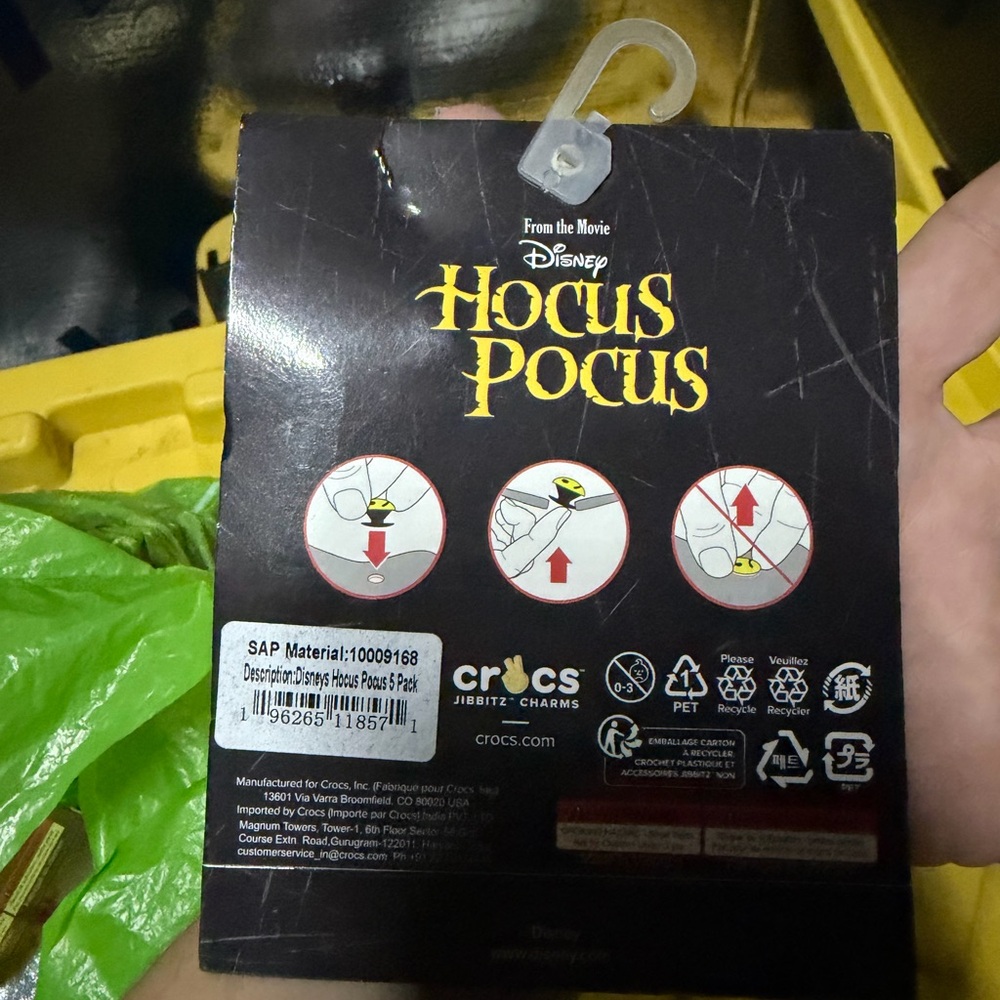 Disney Hocus pocus Crocs Jibbitz 5 pack charms -brand new - Picture 2 of 2